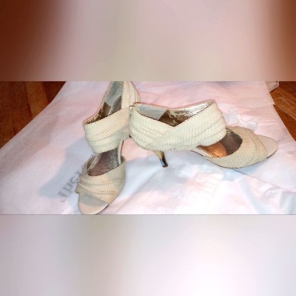 Isola Stiletto open toe heels. Cream snakeskin Leather Design. Size 9. - Picture 6 of 10